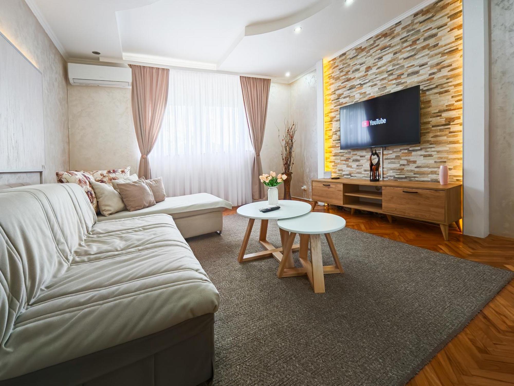 Apartman Julija Donji Milanovac Zewnętrze zdjęcie